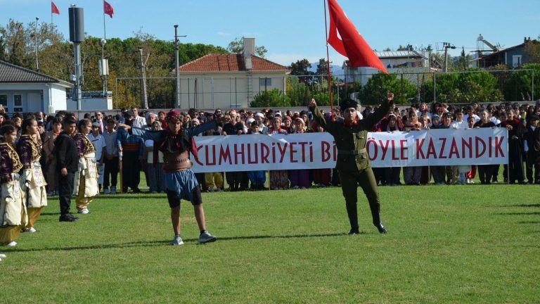 Didim'de 29 Ekim coşkuyla kutlandı