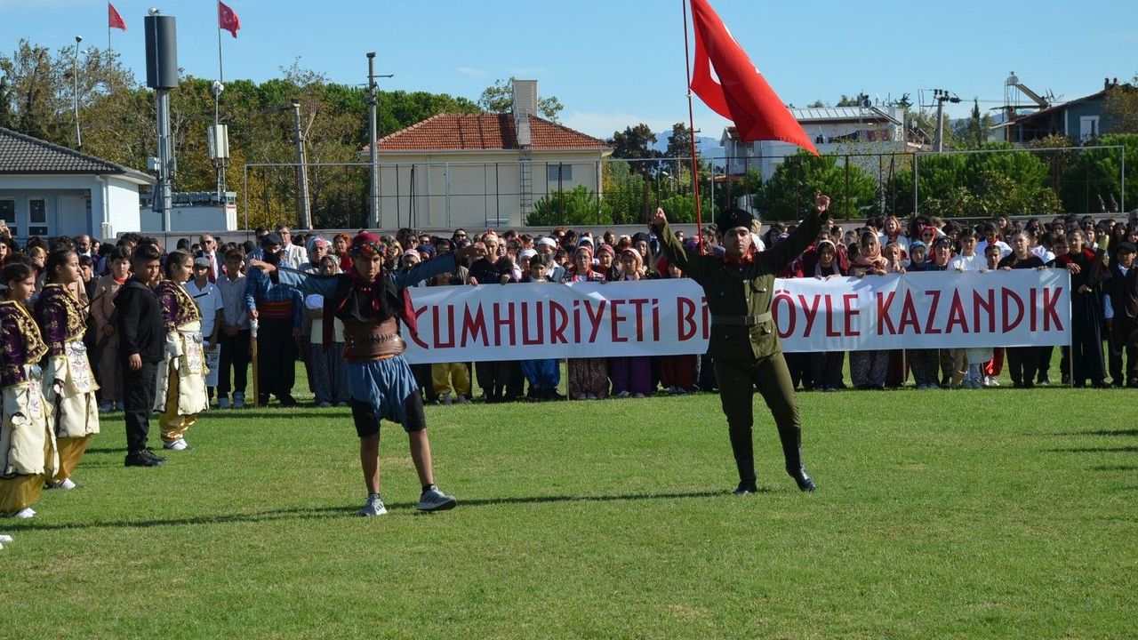 Didim'de 29 Ekim coşkuyla kutlandı