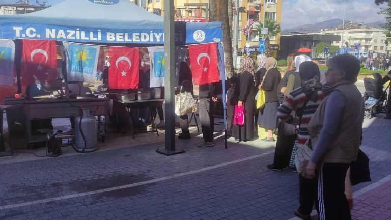İYİ Parti Nazilli’den Cumhuriyet’in 103. yılına özel lokma hayrı