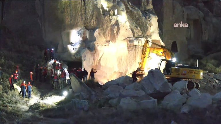 Nevşehir Valisi Kök, çöken peribacası nedeniyle yaralanan 5 kişiden 4'ünün taburcu edildiğini açıkladı