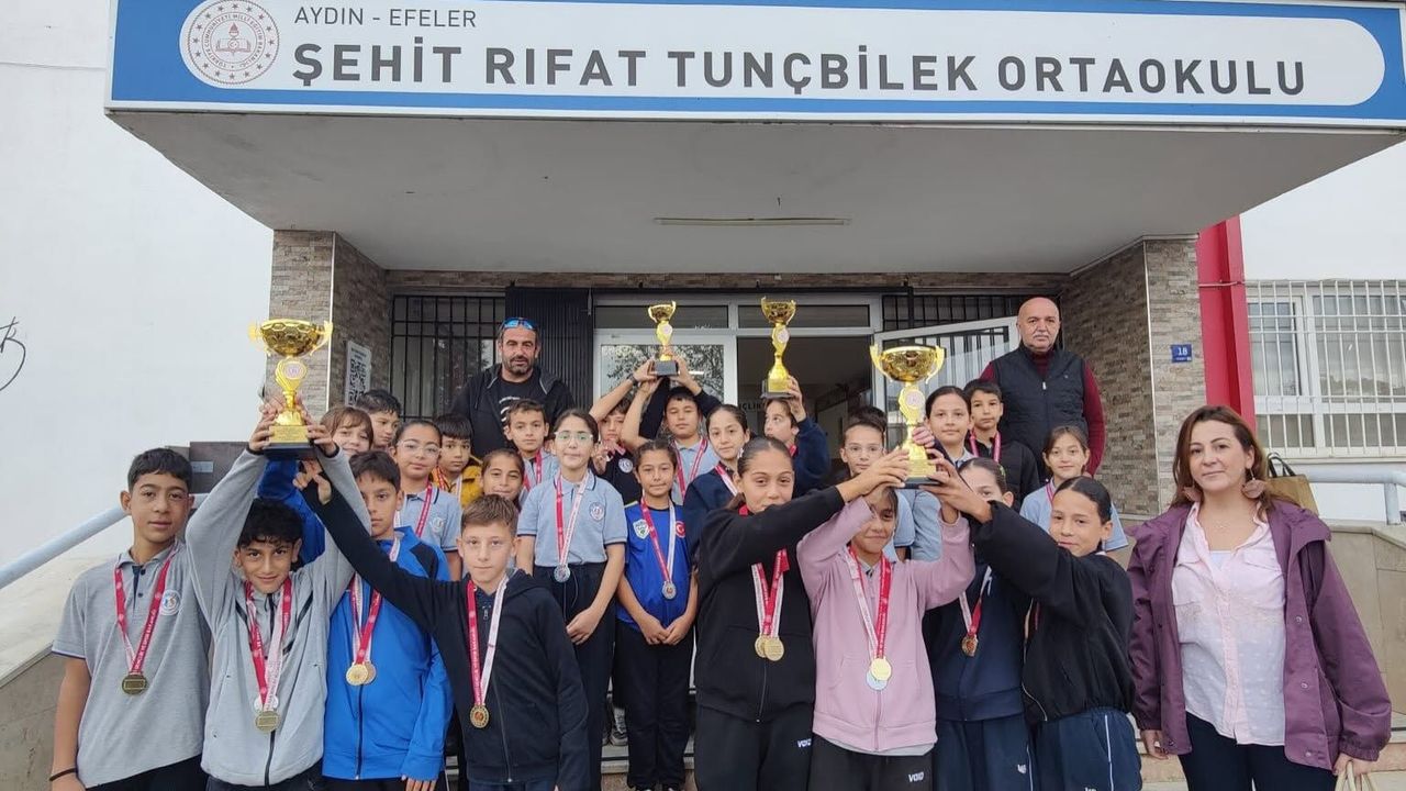 Aydın'daki o okul müsabakalarda kupaları sildi süpürdü