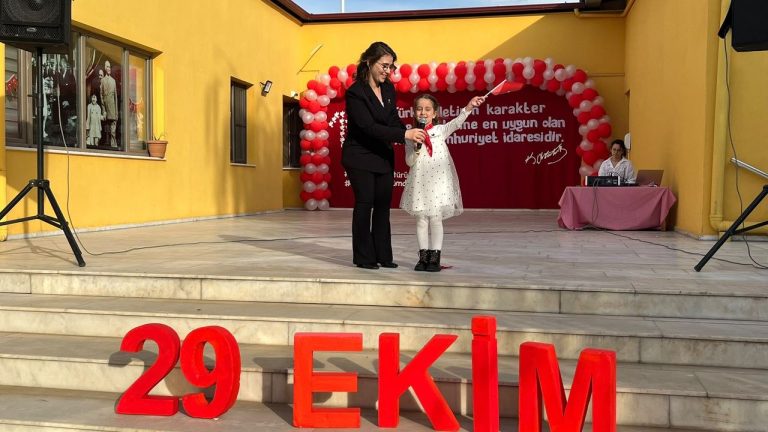 Bilge Arılar Anaokulu’nda Cumhuriyet coşkusu
