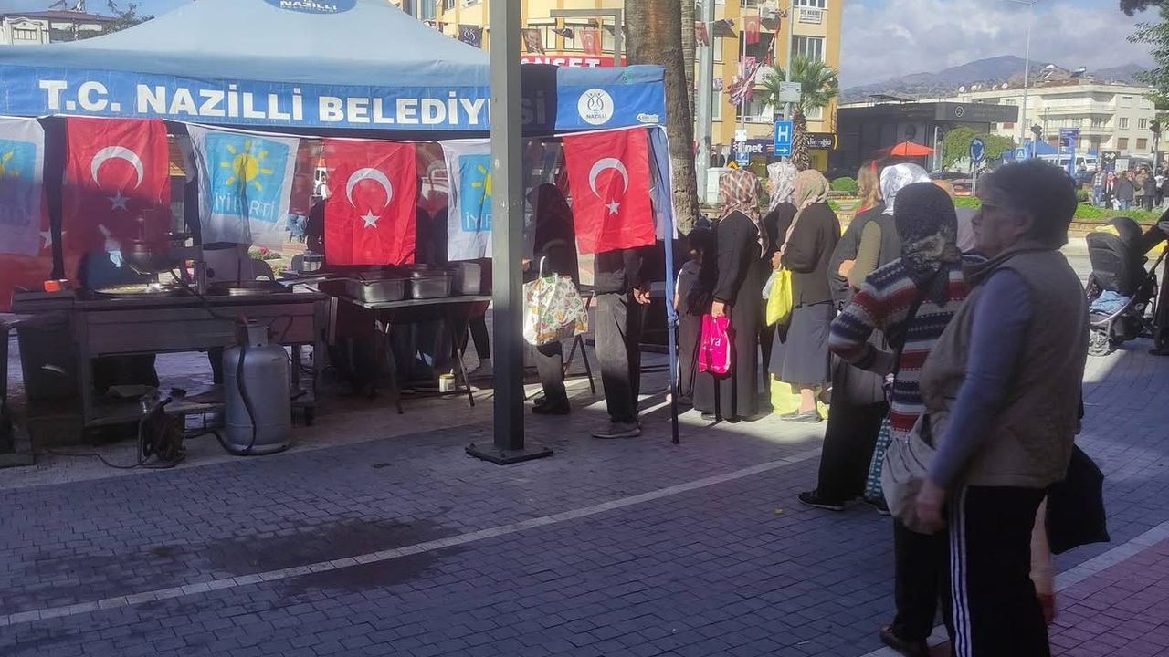 İYİ Parti Nazilli’den Cumhuriyet’in 103. yılına anlamlı kutlama