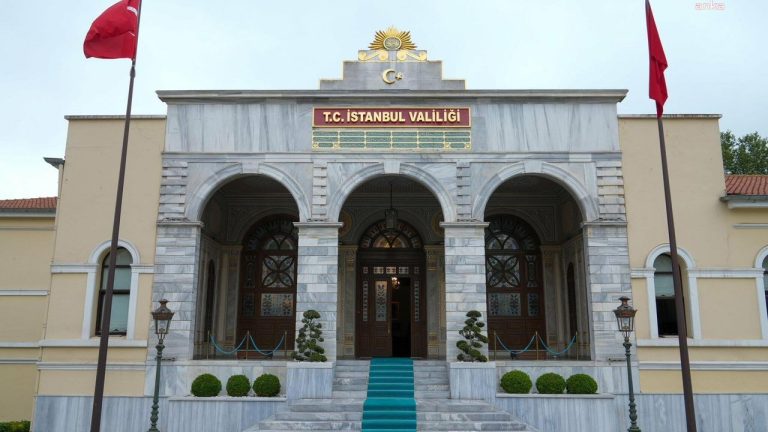 Okul önündeki trafik tartışmasında mahalle bekçisi bir veliyi ayağından vurdu