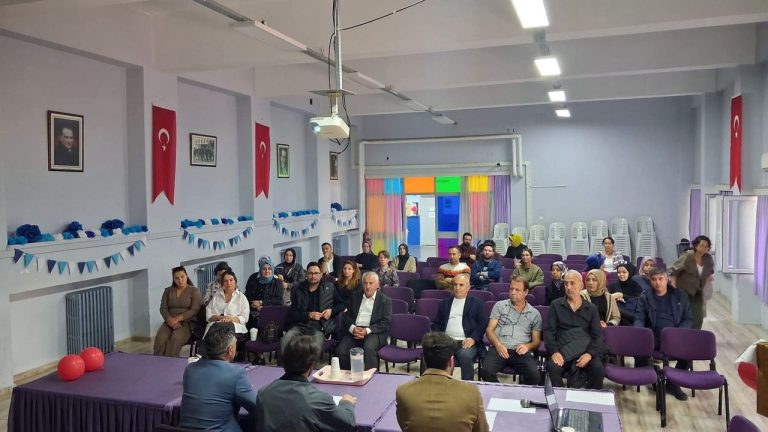 Kuşadası’nda değerler eğitimi masaya yatırıldı