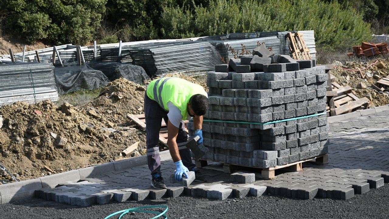 Kuşadası Belediyesi’nden 25 bin metrekarelik yeni yol