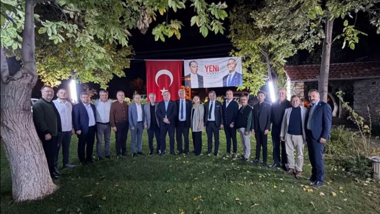 YENİ Parti Karacasu İlçe Başkanlığı'ndan coşkulu Cumhuriyet Yemeği