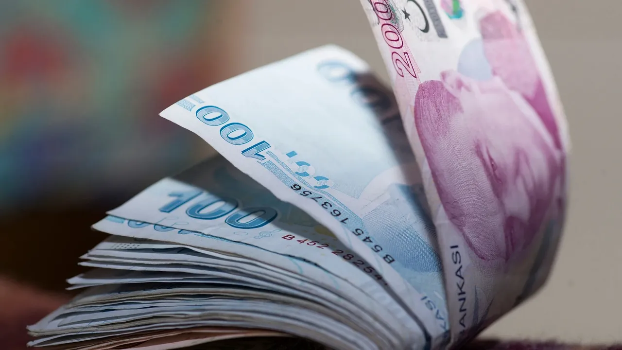 Emekliye 2027 ocak ayında refah payı ve seyyanen zam verilecek mi?