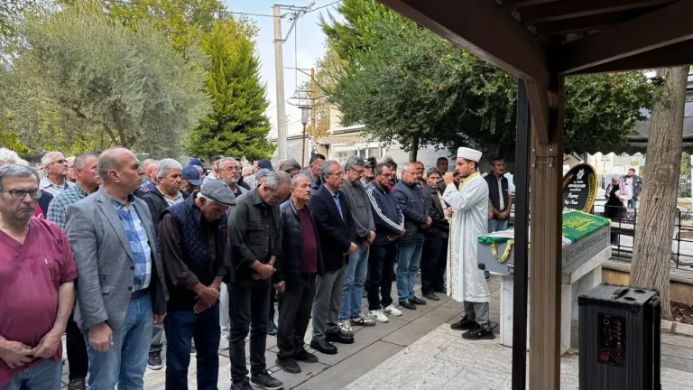 Münevver Çıkrık son yolculuğuna uğurlandı
