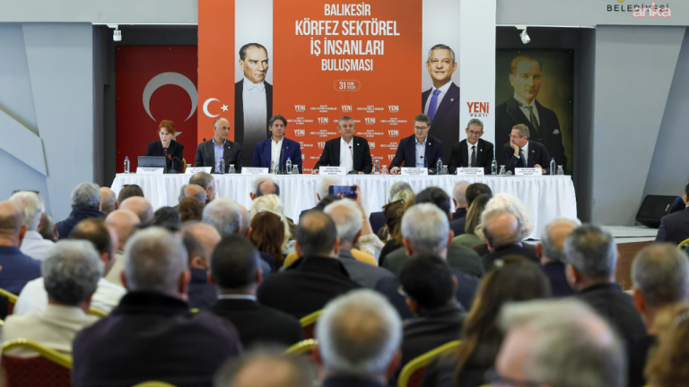 Özgür Özel, Ayvalık'ta iş insanlarıyla bir araya geldi