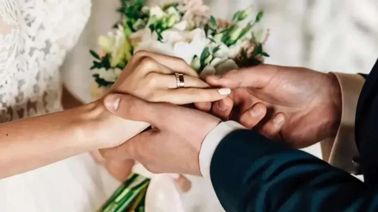 Yeni evleneceklere müjde! 250 bin TL faizsiz kredi ve borç silme imkânı
