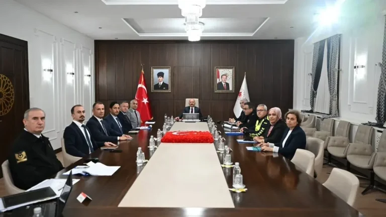 Üniversiteliler için 'güvenli eğitim' toplantısı