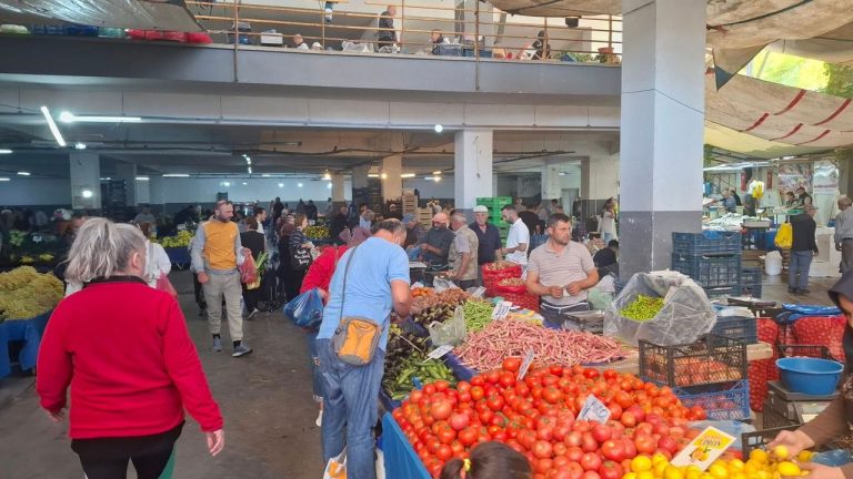Semt pazarında 'Narenciye' sezonu açıldı