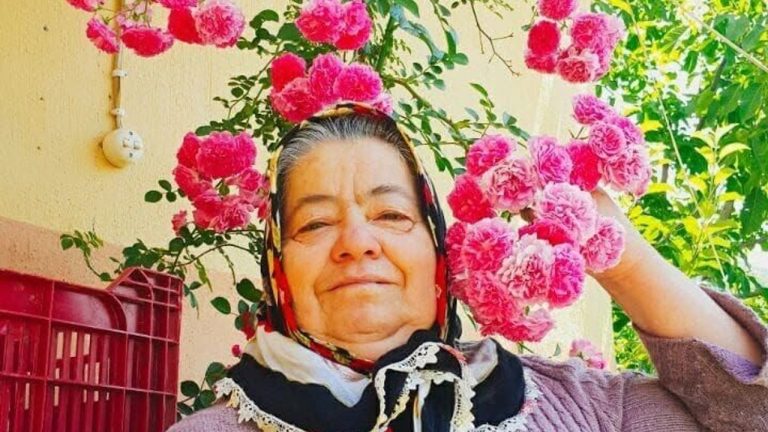 Nazillili muhtarın acı günü: Annesini kaybetti