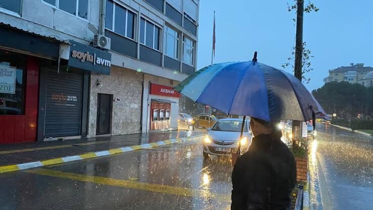 Meteoroloji uyardı! Gece yarısından itibaren kuvvetli yağış bekleniyor
