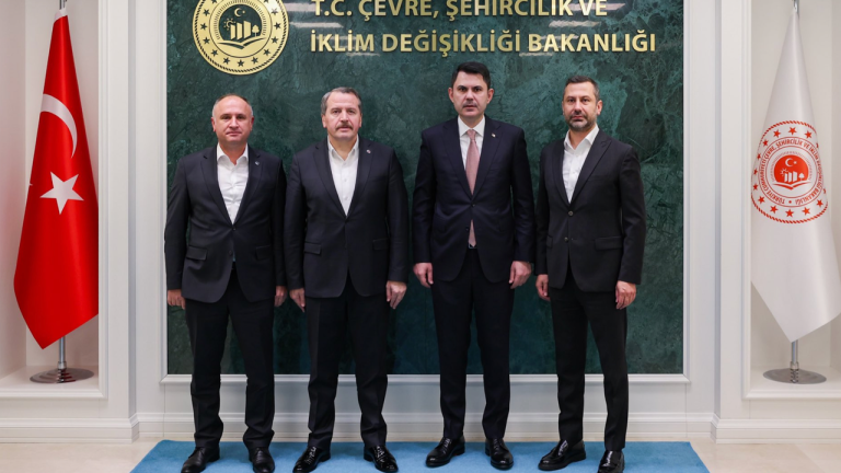 Memur-Sen heyeti Bakan Kurum'u ziyaret etti
