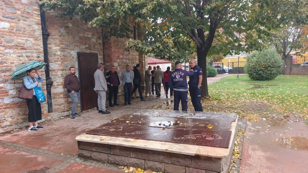 Nevzat Biçer Parkı’nda tahliye tamamlandı! Tarihi salon boşaltıldı