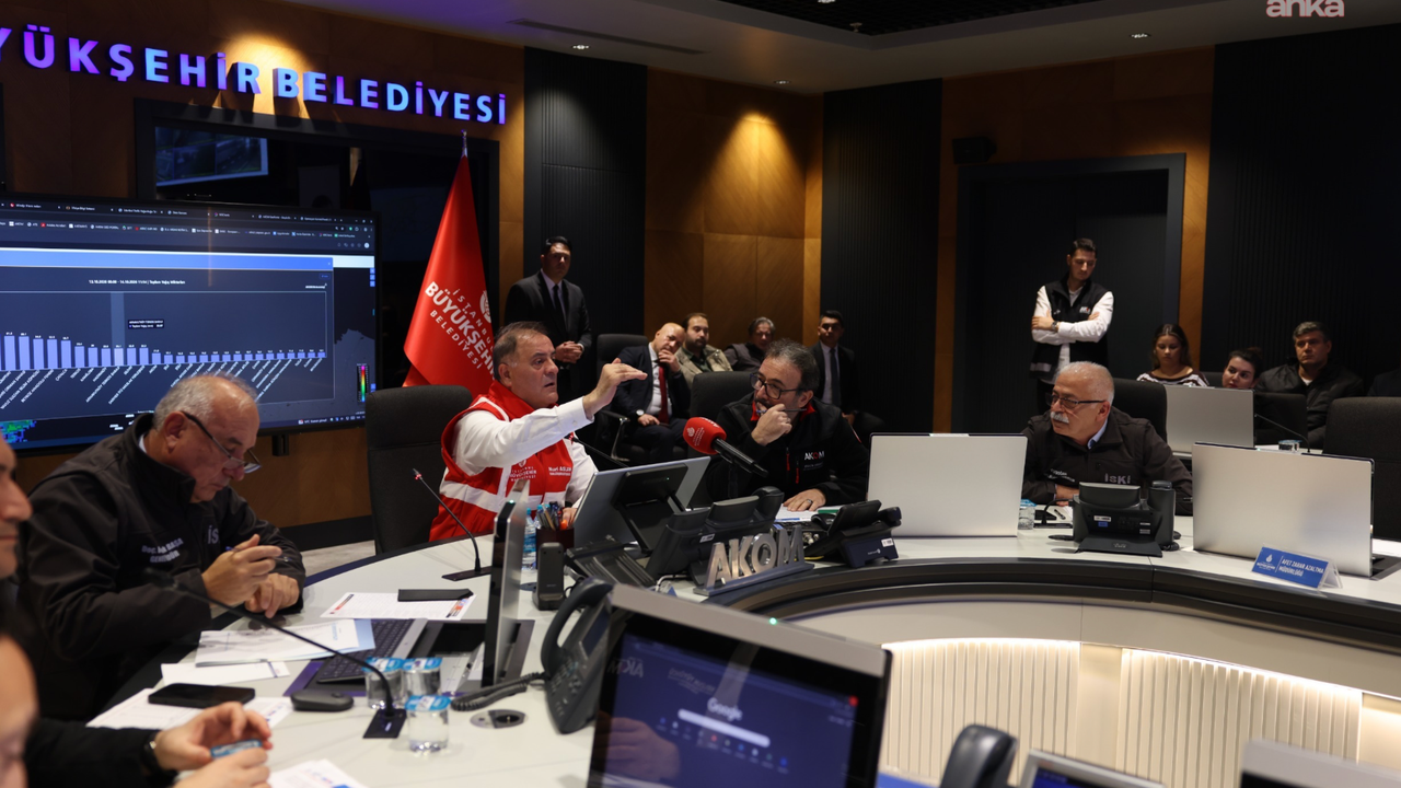 İBB Başkanvekili Nuri Aslan'dan İstanbullulara uyarı: "Gerekmedikçe aracınızla çıkmayın, toplu taşıma kullanın"