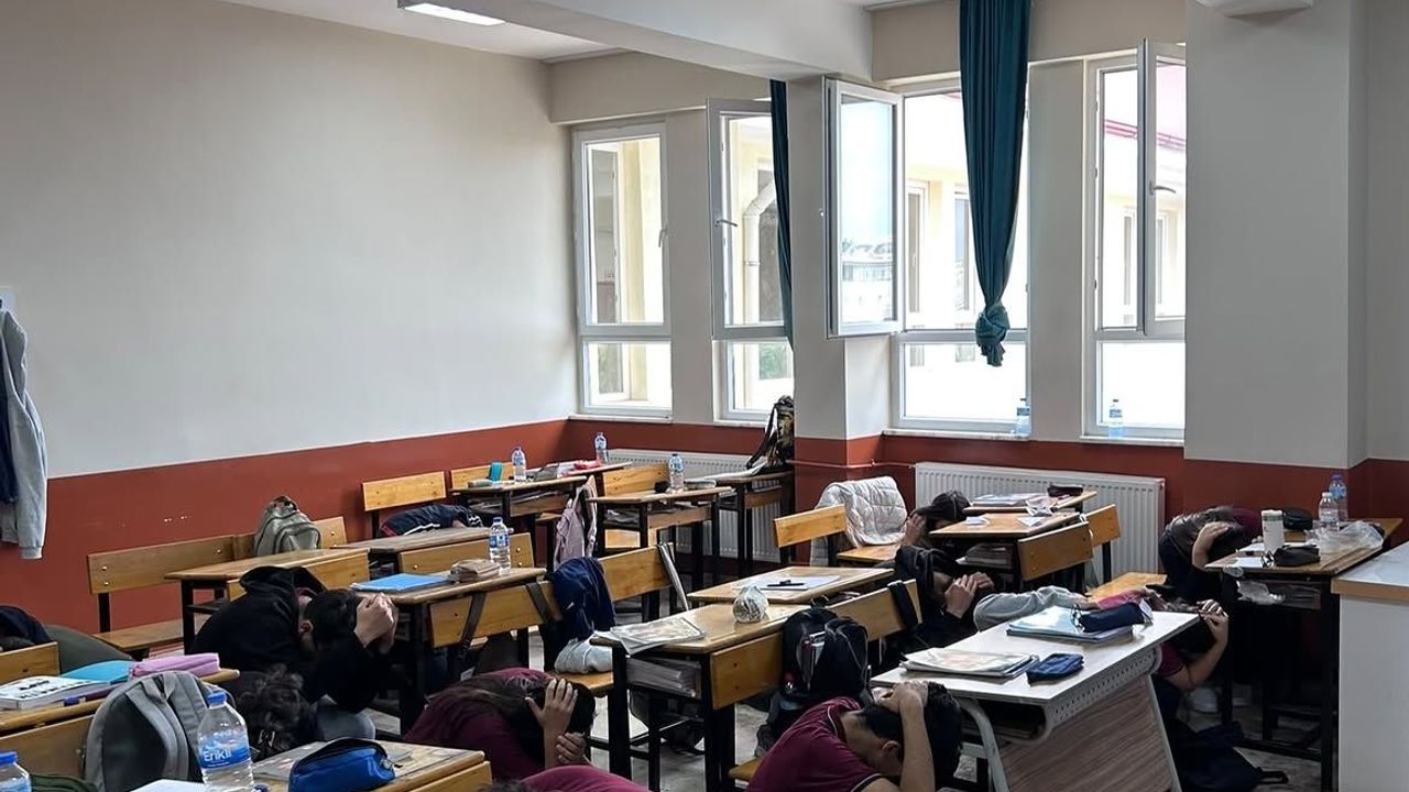 Didim'de sirenler çaldı! Öğrenciler harekete geçti