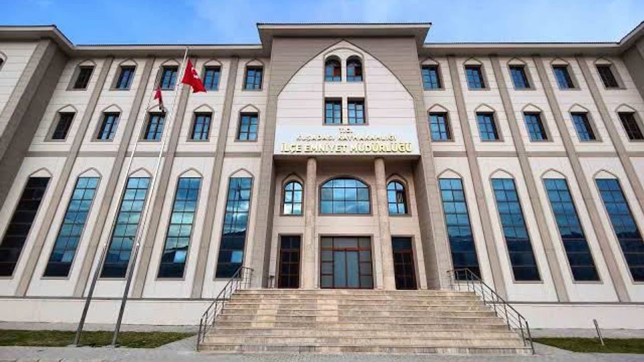 Kuşadası’nda mühür skandalı! Belediye başkanının adını kullanan 2 kişi tutuklandı