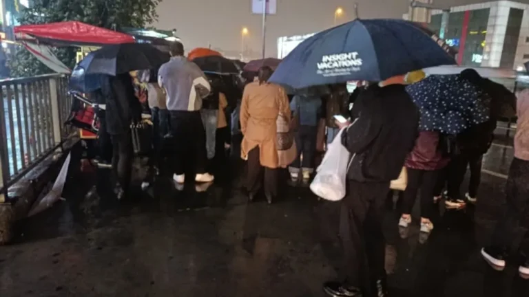 İstanbul Valisi'nden acil uyarı: "Zorunlu olmadıkça evden çıkmayın"