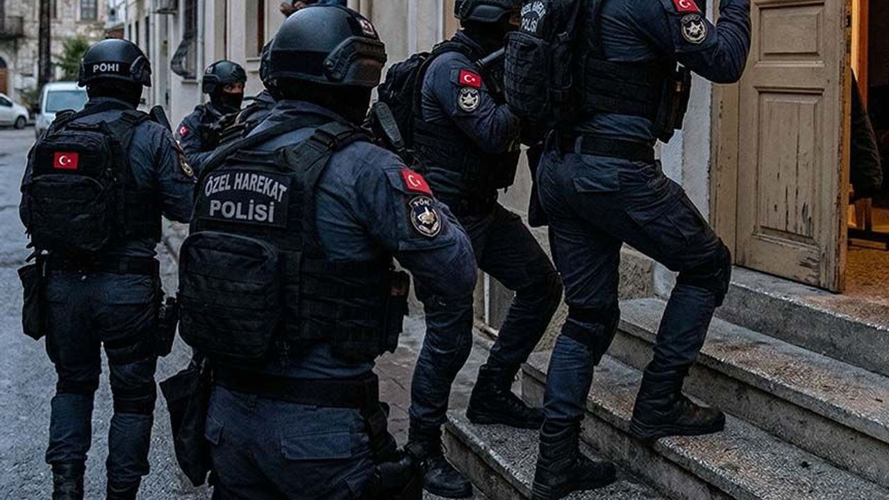 Kuşadası’nda yakalandı.. Yardım eden 5 kişi de gözaltına alındı