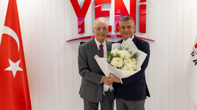 Murat Karayalçın, CHP’den istifa ederek YENİ Parti’ye üye oldu