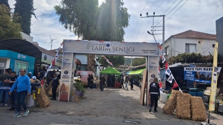 Didim Akyeniköy “Tarım Şenliğinde” stantlar kuruldu