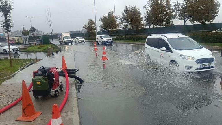 Son 84 yılın en yüksek seviyesi! İstanbul'a aylık toplam yağışın 4 katı bir günde düştü