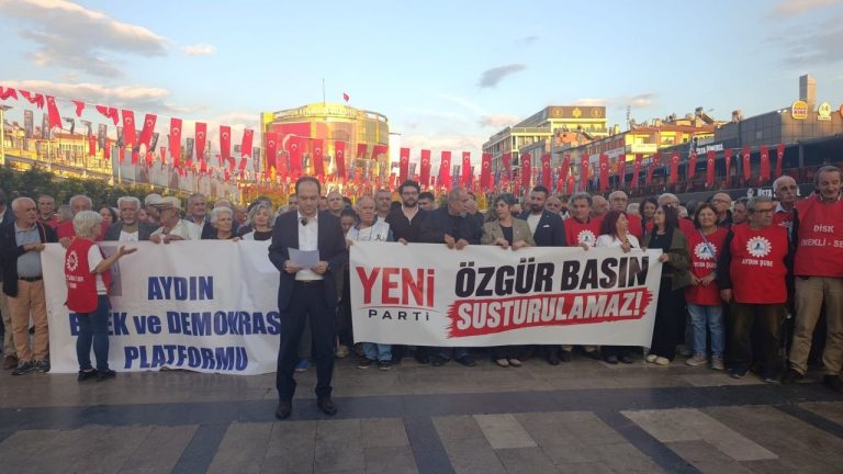 Aydın’da Halk TV’ye kayyım kararına tepki: “Gerçekler hapsedilemez!”