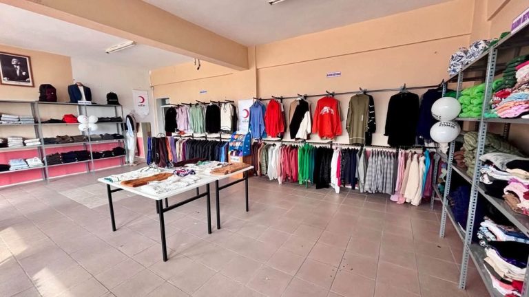 Bozdoğan’daki öğrenciler için anlamlı proje: Kızılay Kampüs Mağazası törenle açıldı