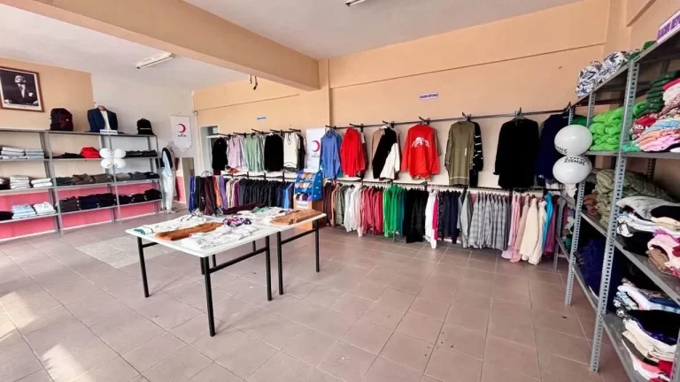 Bozdoğan kampüsüne Kızılay mağazası