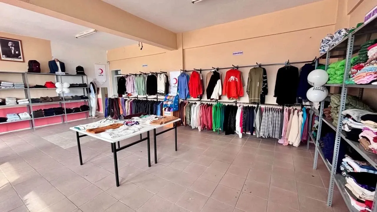 Bozdoğan kampüsüne Kızılay mağazası