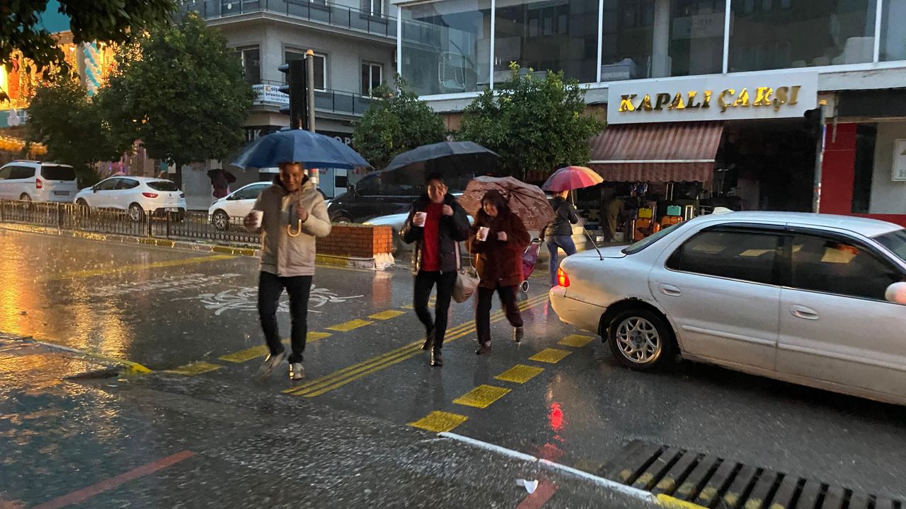 Aydın'da hafta sonu planı yapanlar dikkat! Yağışların esiri olmayın