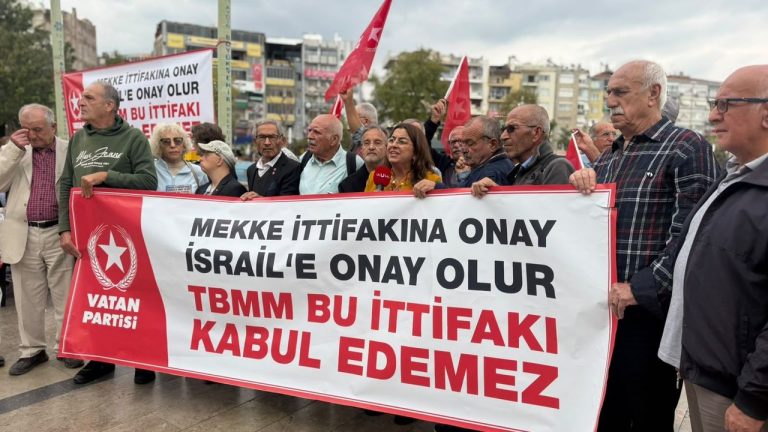 Aydın'da Mekke Anlaşması'na karşı imza kampanyası düzenlendi