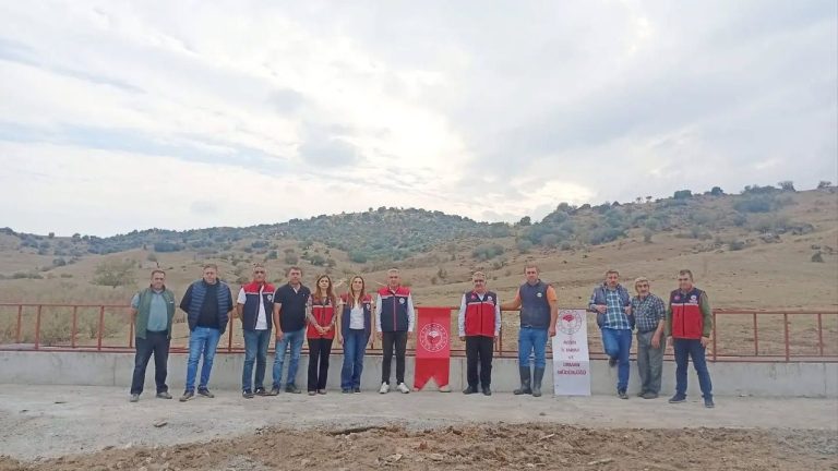 Aydın'daki üreticilere 1 tonluk Mera Islah desteği! 15 metre uzunluğunda hayvan suluğu yaptırıldı