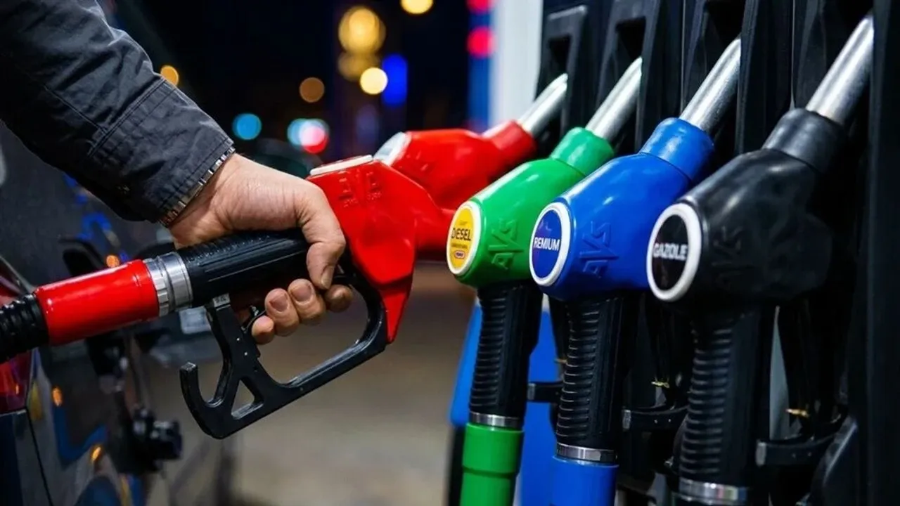 Benzine gece yarısı büyük indirim geliyor!