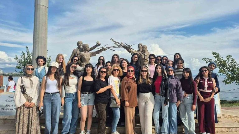 Üniversite öğrencileri Didim ve Milet’in tarihi mirasını keşfetti