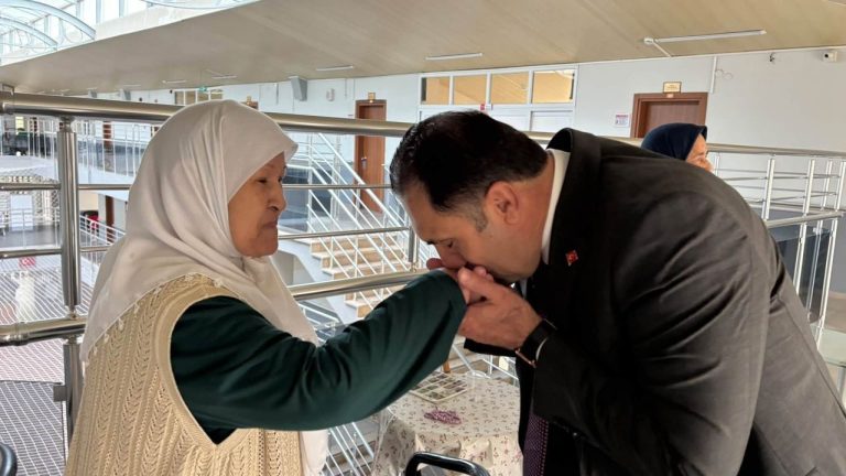 Türkoğlu’ndan Nazilli ve Köşk’te sosyal hizmet turu
