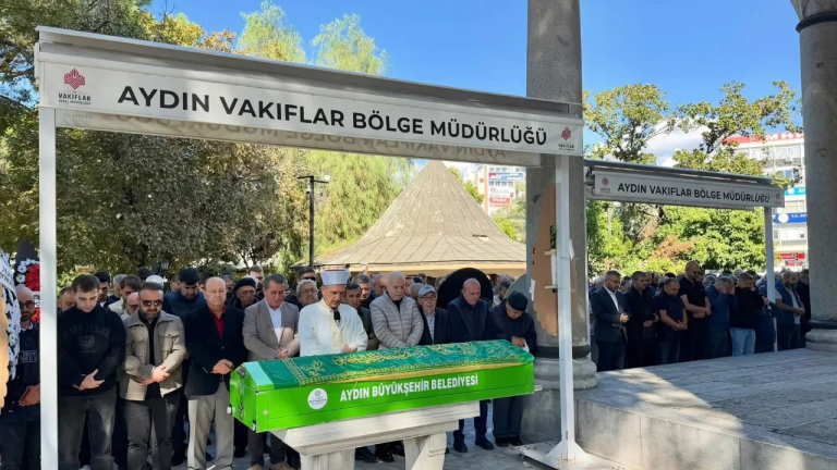 Aydın’da acı pazar: İş insanı Ali Kabaçam’ın babası son yolculuğuna uğurlandı