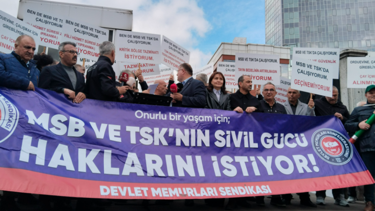 MSB ve TSK’da görevli sivil memurlar TÜİK önünde: Taleplerimiz için ivedi şekilde somut adımlar atılsın