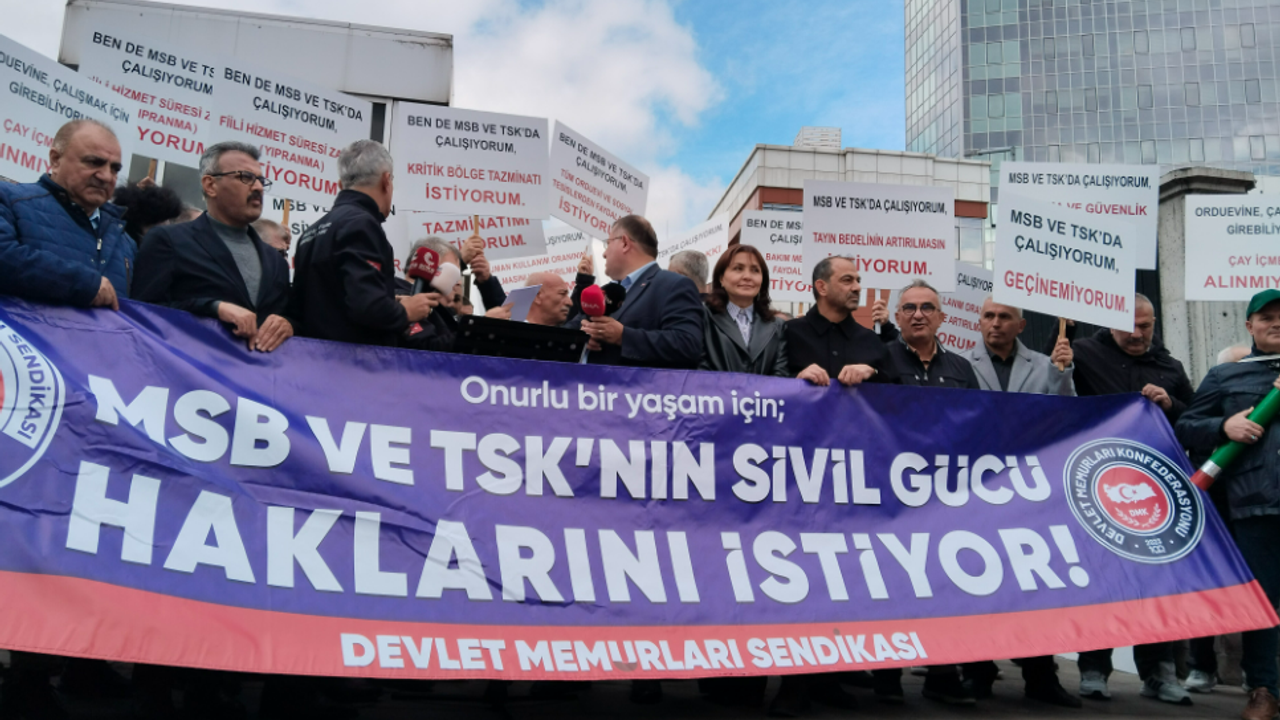 MSB ve TSK’da görevli sivil memurlar TÜİK önünde: Taleplerimiz için ivedi şekilde somut adımlar atılsın