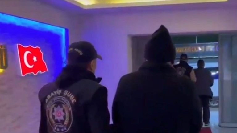 9 yıldır aranan eski karı koca evde basıldı