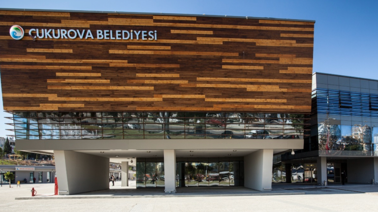 Çukurova Belediyesi'ne yönelik operasyonda 44 kişi gözaltına alındı