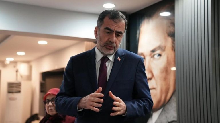Başkan Erdem, “Güçlü Aydın’ın yolu mahallelerden geçiyor”