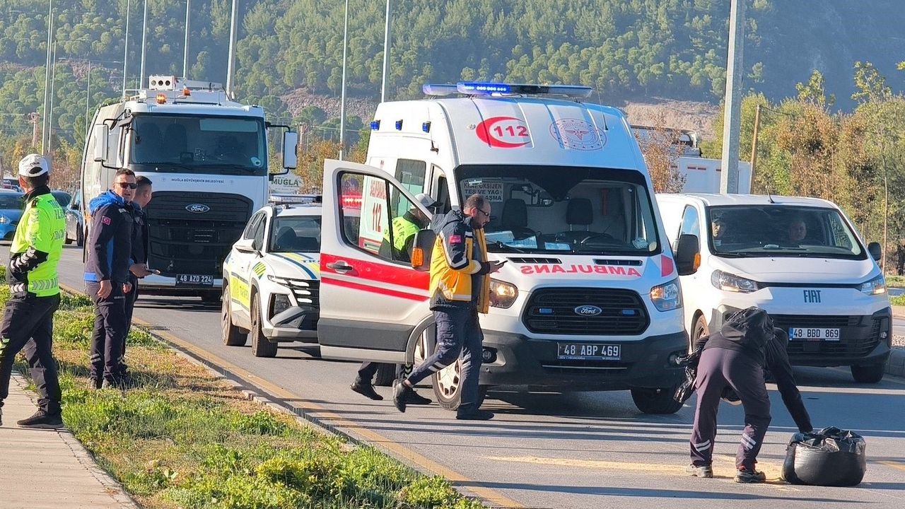Motosiklet ile otomobil çarpıştı: 1 yaralı