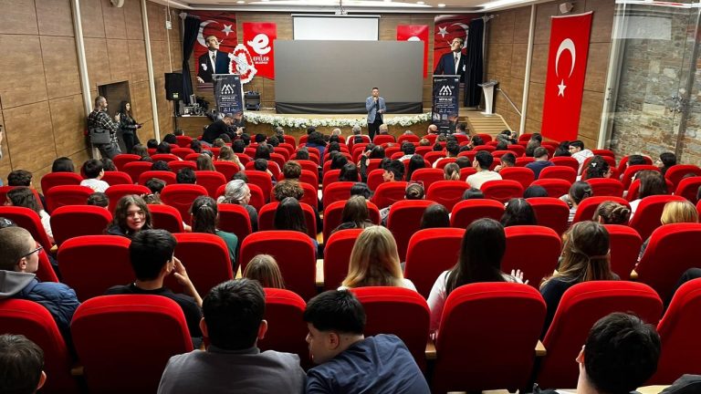 Aydın’da mitoloji heyecanı başladı: Öğrenciler film gösteriminde buluştu