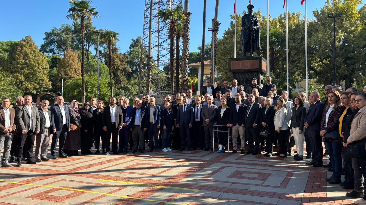 Nazilli’de Muhtarlar Günü kutlandı: Türkiye’nin ilk kadın muhtarı Gül Esin kabri başında anıldı
