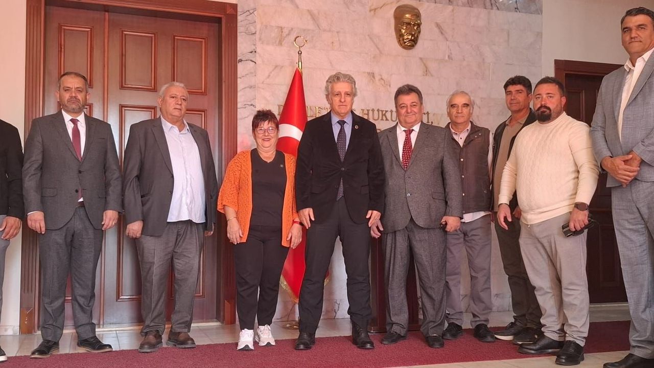 'Muhtarlar' Kuşadası'nda Ata'nın huzurunda buluştu