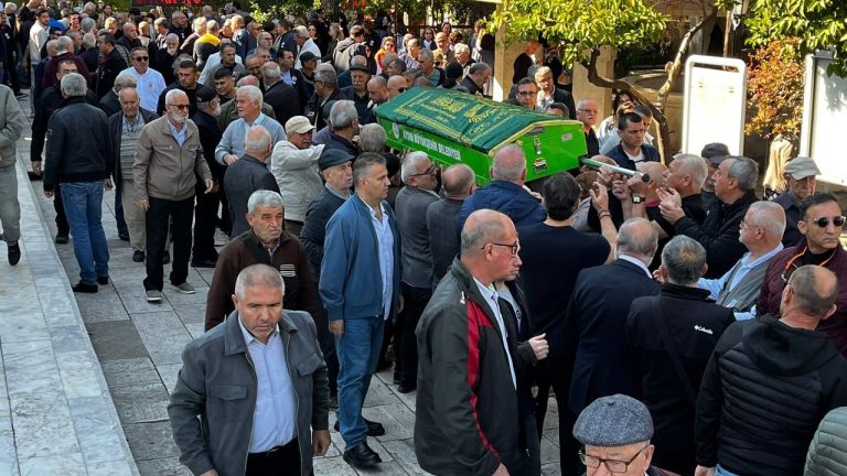 Sağlık camiasının sevilen ismine acı veda! Çakaloğlu dualarla uğurlandı